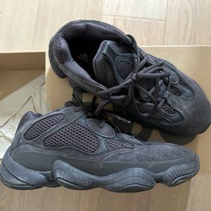SOLD-Adidas Yeezy 500 - Utility Black. Sz9. Worn twice